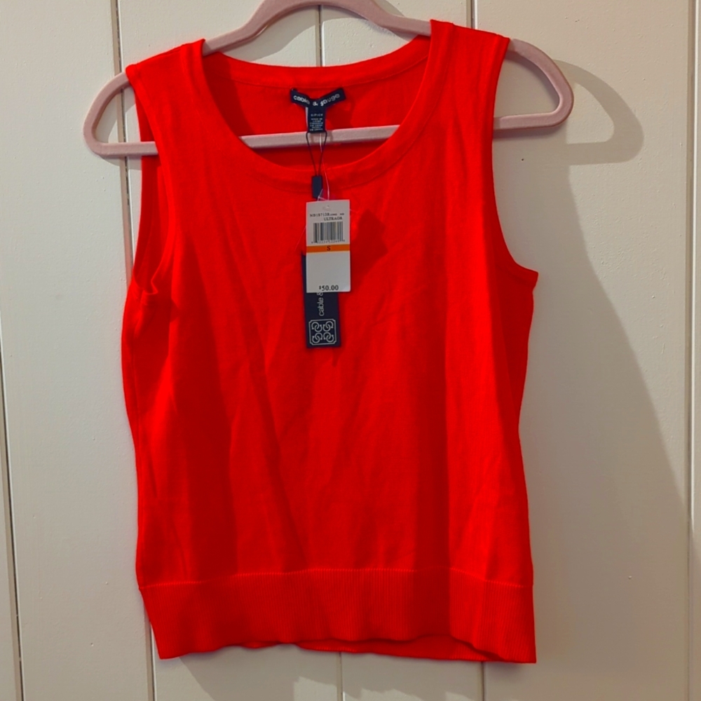 NWT women's Sleeveless Tank Top Cable & Gauge size Medium bright and soft top